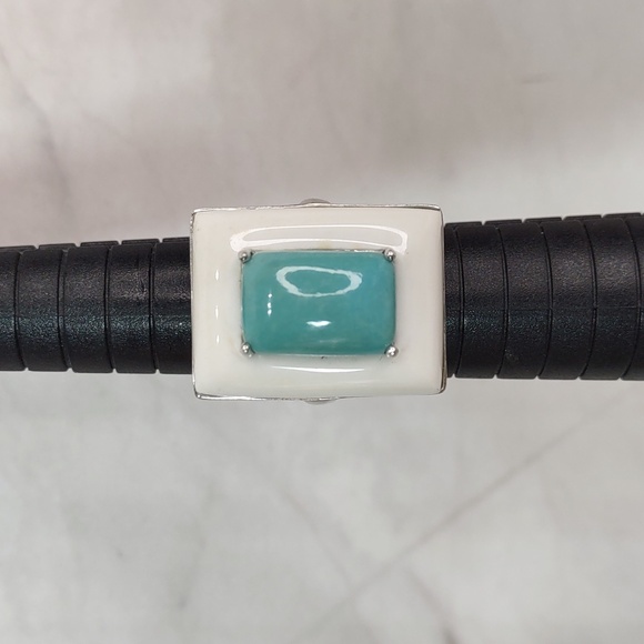 Contemporary Turquoise/White Agate Gemstone Ring - Picture 9 of 13